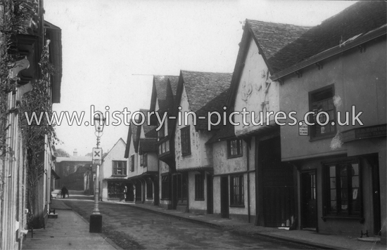 Sun Inn, Market Hill, Saffron Walden, Essex. c.1905